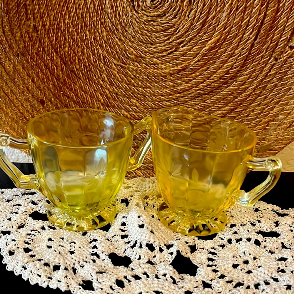 Vintage Yellow Depression Glass Sugar And Creamer Set With Etched flowers .
